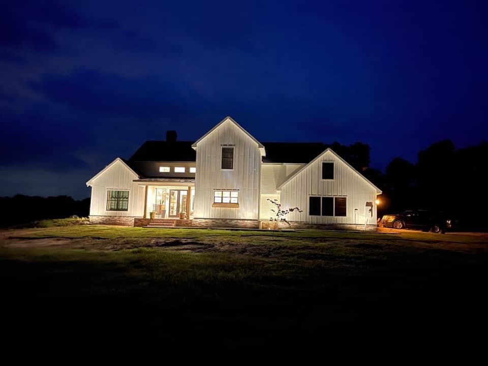 build a barndominium in Utah white home