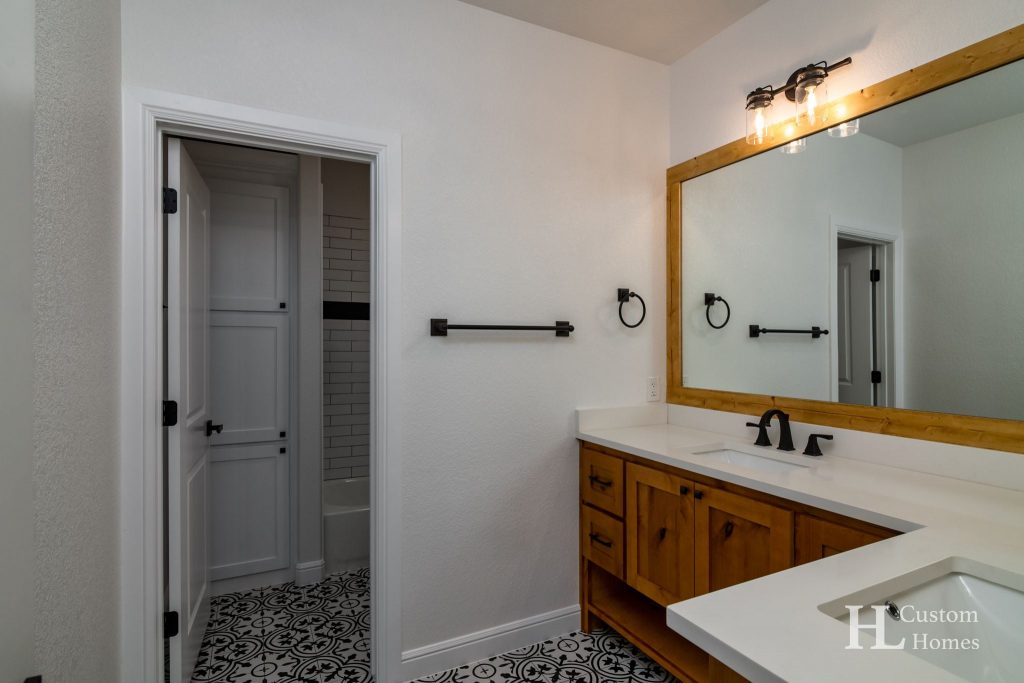 Springtown, TX Barndominium by HL Custom Homes - Interior Guest Bathroom 2