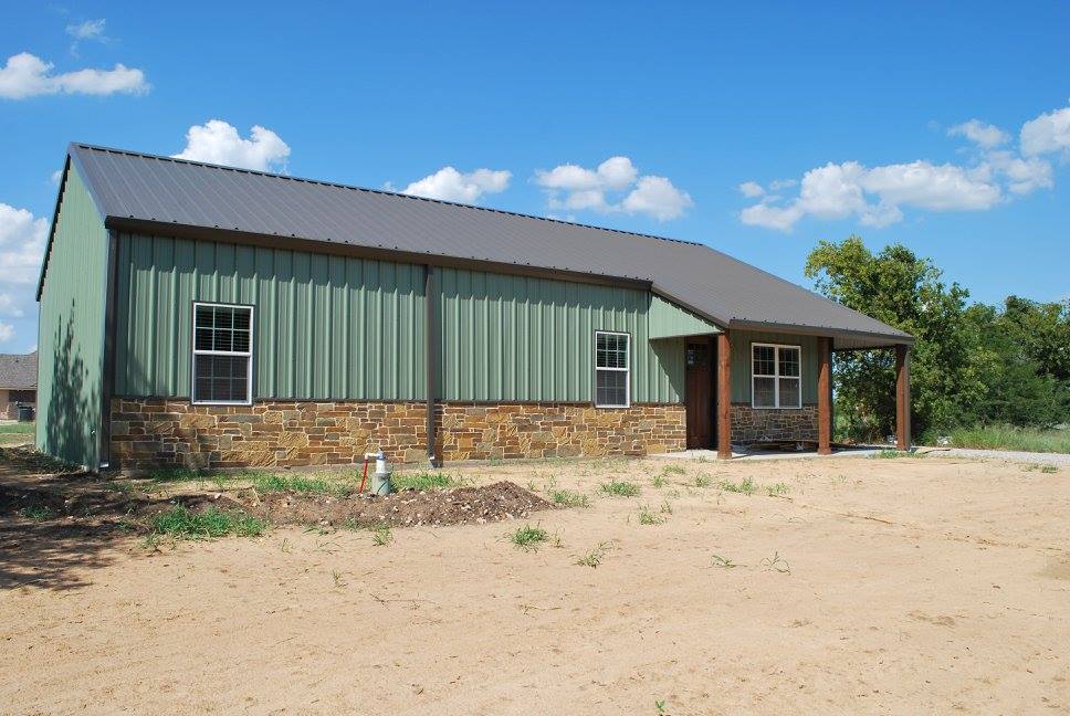 Decatur, Texas Barndominium by HL Custom Homes