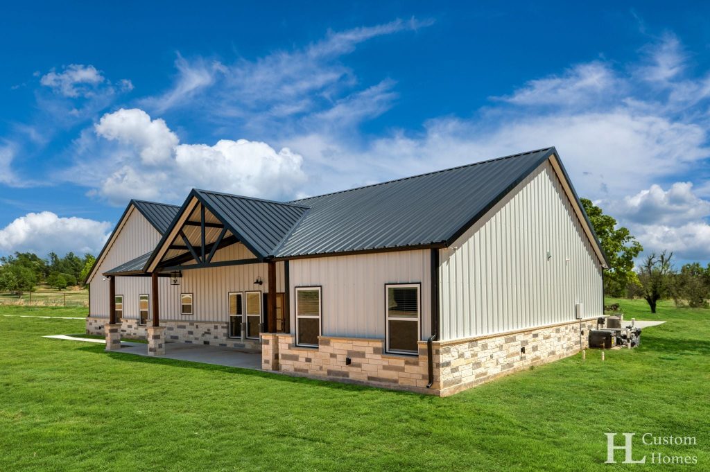 barndominium North Dakota porch