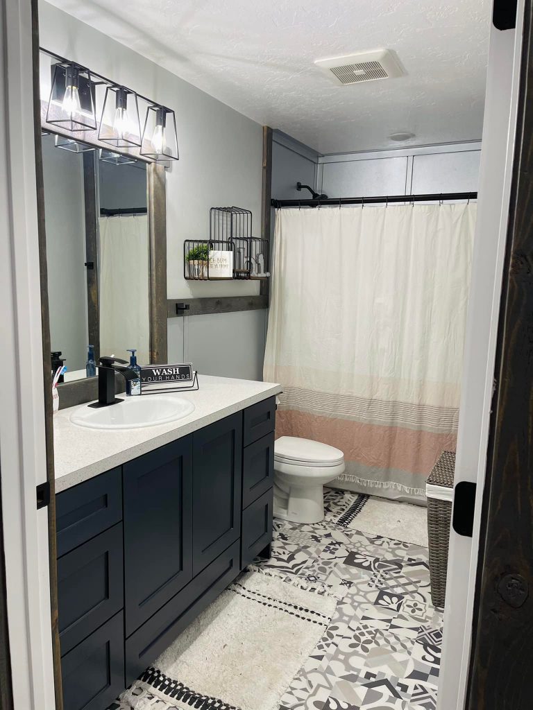 Cody Waters Barndominium in South East, Idaho - Bathroom 1
