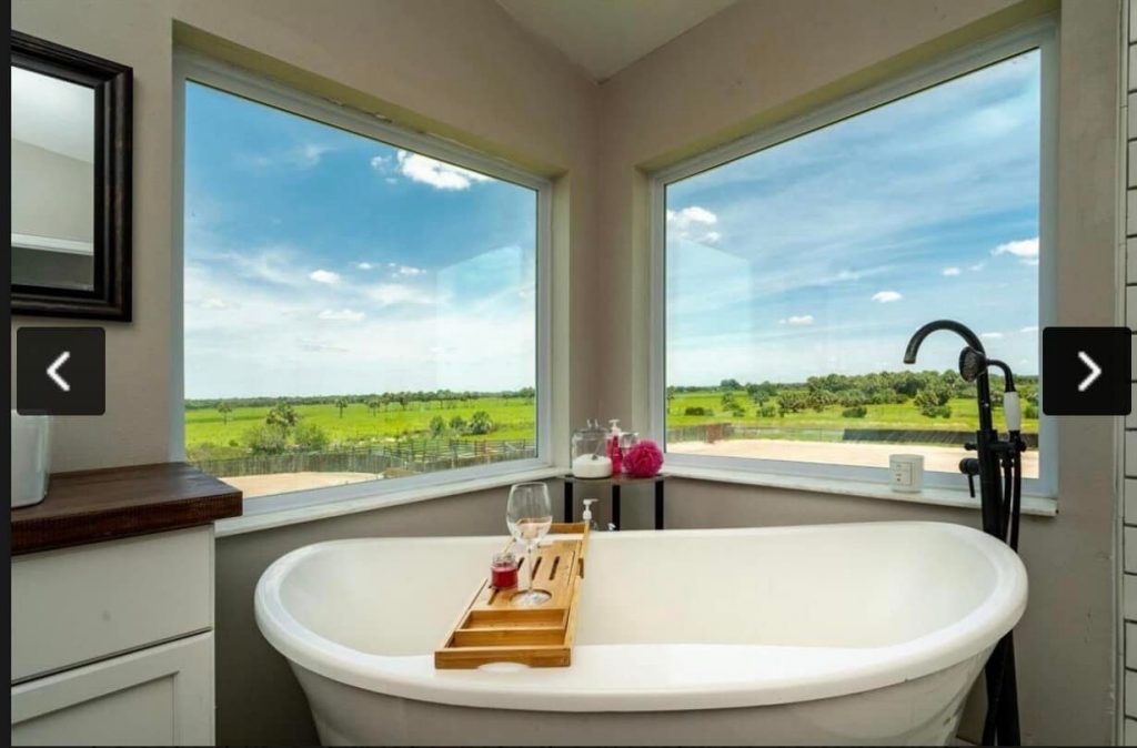 Okeechobee Florida Barndominium Bathtub